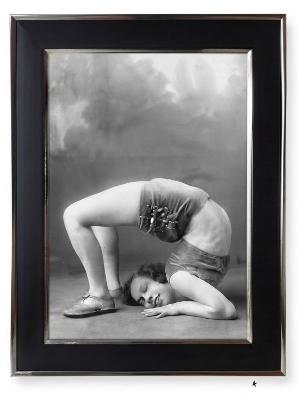 Vintage Woman Flexable Female Retro Goth Werid Strange Unsusal Oddity Vin Art